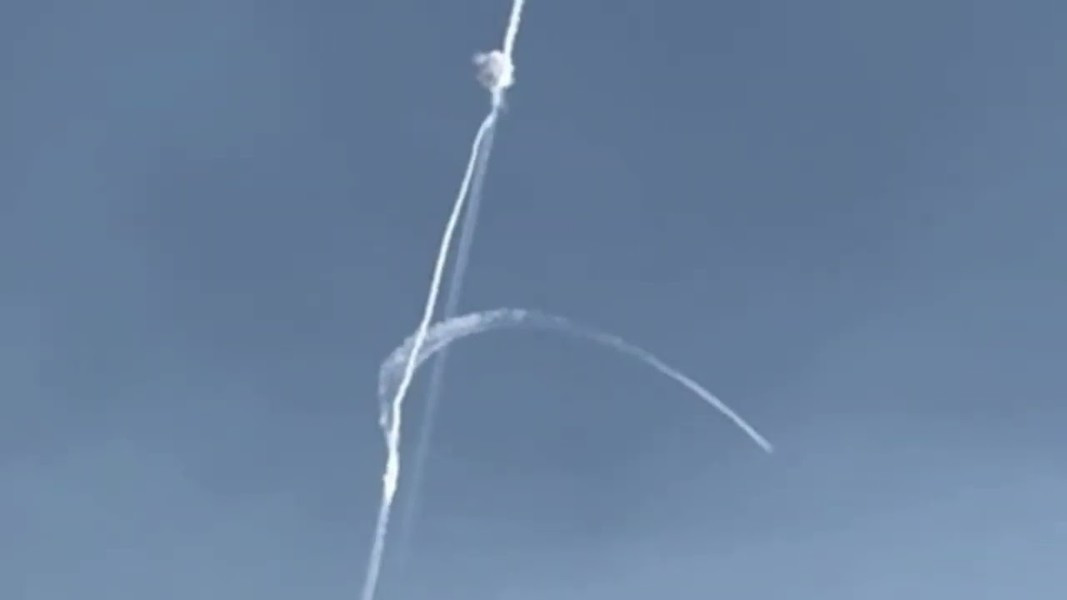 Theo giả định của ông, máy bay không người lái đang thực hiện nhiệm vụ chiến đấu tấn công mục tiêu trên lãnh thổ Ukraine, nhưng sau khi hoàn thành, nó không thay đổi lộ trình theo dự kiến và tiếp tục di chuyển về phía lãnh thổ Ukraine.