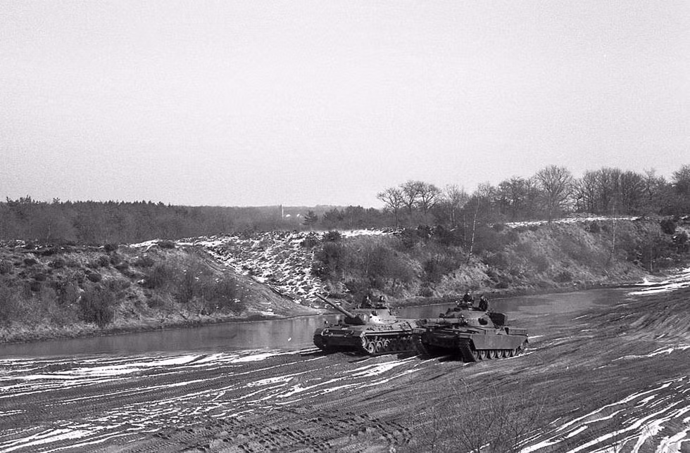 Theo đó, động cơ Leyland L60 trên xe tăng chủ lực Chieftain cung cấp không đủ công suất như quảng cáo, không đáng tin cậy. Nguồn ảnh: QQ