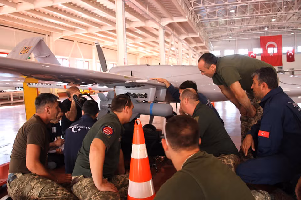 Giới chuyên gia Nga khẳng định, chúng ta đang nói về các radar của Ukraine được triển khai trên lãnh thổ phía Tây. Hơn nữa hình ảnh này được ghi lại khoảng một năm trước.