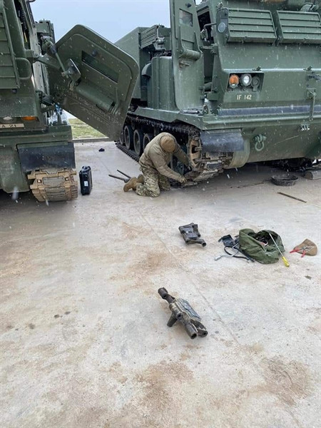 Cùng với việc M270 chính thức hoạt động tại châu Âu, tờ Defense News dẫn tuyên bố của lực lượng Mỹ tại châu Âu khẳng định, hệ thống phóng phản lực M270 có thể đe dọa cả Liên Xô trước đây và hiện tại là Nga bởi M270 được xem là hệ thống phóng phản lực mạnh nhất của Quân đội Mỹ, có thể phóng cả đạn chiến thuật với tầm bắn lên đến gần 300km.