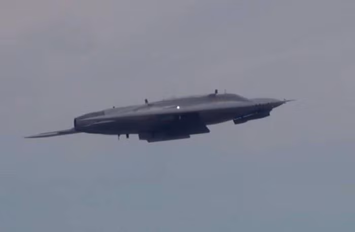 Khi tham chiến, S-70 sẽ chịu sự chi phối của tiêm kích tàng hình Su-57. Phương tiện này sẽ giúp mở rộng "trường nhìn" của máy bay chiến đấu, xác định các đối tượng phòng không của đối phương và đánh trúng mục tiêu theo lệnh của người chỉ huy.