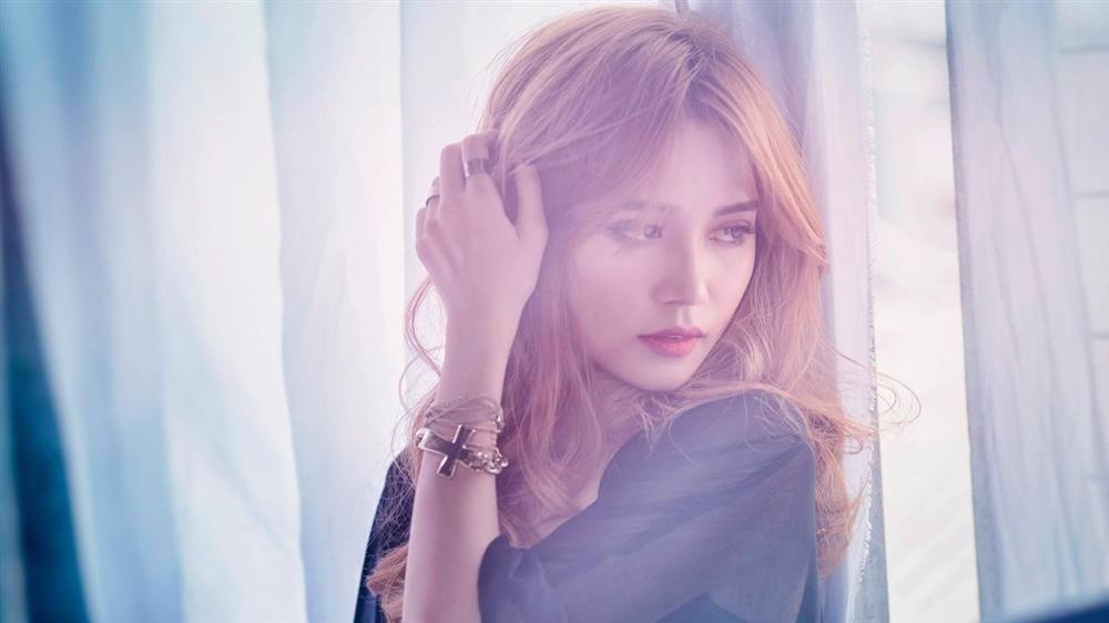 Ngủ đúng giờ, ngủ đủ giấc: Ngủ là thời gian cơ thể cần nghỉ ngơi, điều chỉnh và phục hồi và tự "sửa chữa". Nếu thường xuyên ngủ không đủ giấc sẽ khiến thần kinh suy nhược, giảm trí nhớ, quầng mắt, mệt mỏi, rụng tóc...