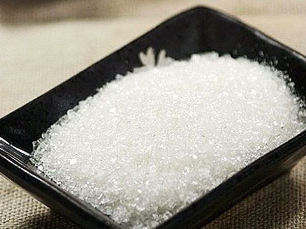 Với kết cấu của đường là xốp, rỗng, liên kết lỏng lẻo nên có thể hút mùi.