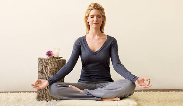 Nếu có điều kiện tập thể dục nên chọn những nơi thoáng mát như công viên, gần hồ, bãi cỏ, tán cây để có thể ngồi thiền 15 phút sẽ giúp cơ thể tràn đầy năng lượng, tinh thần dồi dào và tăng cường hệ miễn dịch.