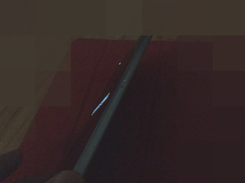 Máy được trang bị chip Snapdragon 808, RAM 2GB, camera sau có độ phân giải 15 megapixel.