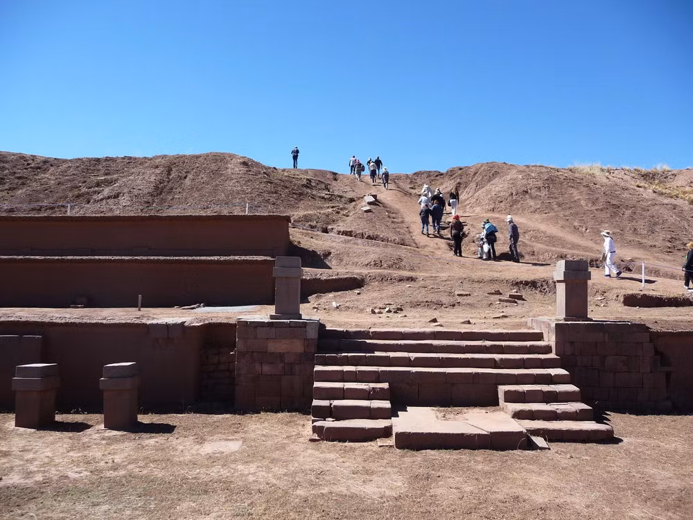 Trong giai đoạn này, thành phố cổ Tiwanaku trở thành trung tâm chính trị, tâm linh của cả khu vực. Đây cũng là một trong những thành phố hùng mạnh nhất của thế giới cổ đại.