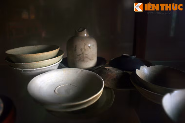Các mẫu bát, đĩa, lọ... gốm sứ thời nhà Đinh.