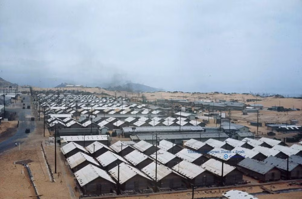 Góc nhìn này cho thấy quy mô binh lính của Mỹ tại căn cứ Cam Ranh lớn như thế nào.