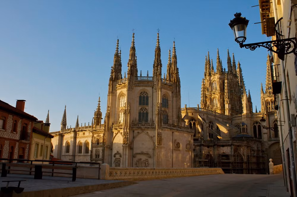 Nhà thờ Burgos đã được UNESCO công nhận là Di sản văn hóa thế giới vào năm 1984.