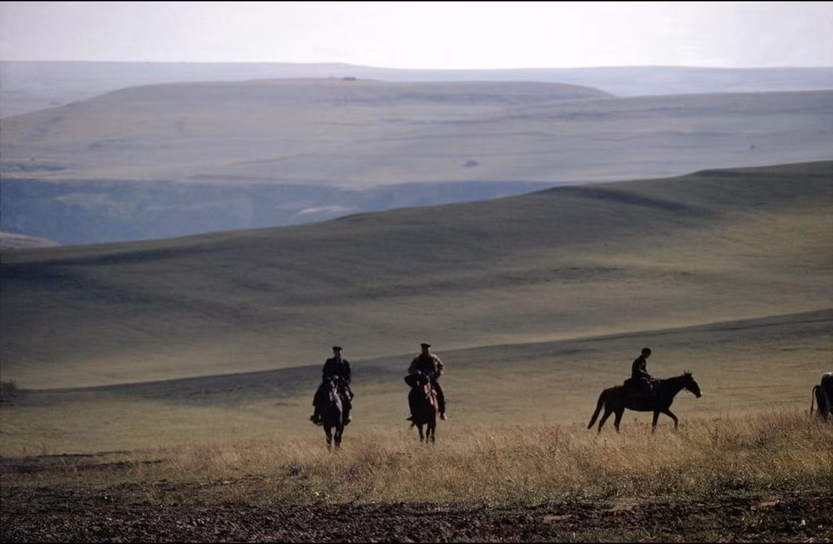 Các "cao bồi" ở vùng Pyatigorsk, Liên Xô năm 1963. Ảnh: Burton Samuel Glinn.