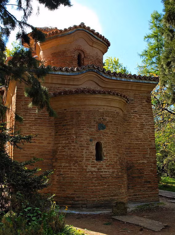 Nhà thờ Boyana được coi là một trong số các di tích trung cổ còn nguyện vẹn nhất, làm minh chứng cho sự đóng góp quan trọng của Bulgaria với bức tranh văn hóa Châu Âu vào thời Trung Cổ.