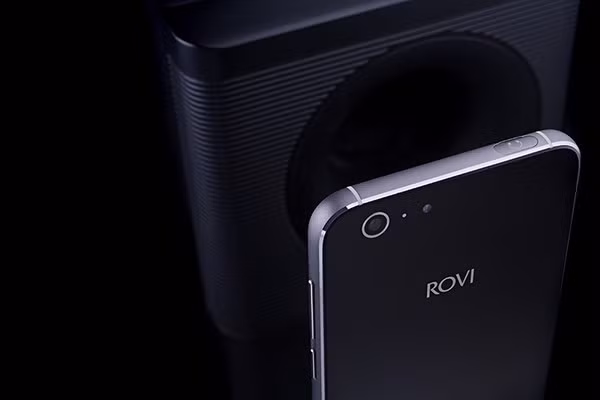 Với mức giá chỉ 3,7 triệu đồng đúng với chiến lược giá thấp hơn 30% thị trường, HERO X là một sản phẩm đột phá về cả kiểu dáng lẫn cấu hình đáng tiền nhất của ROVI từ trước tới nay.