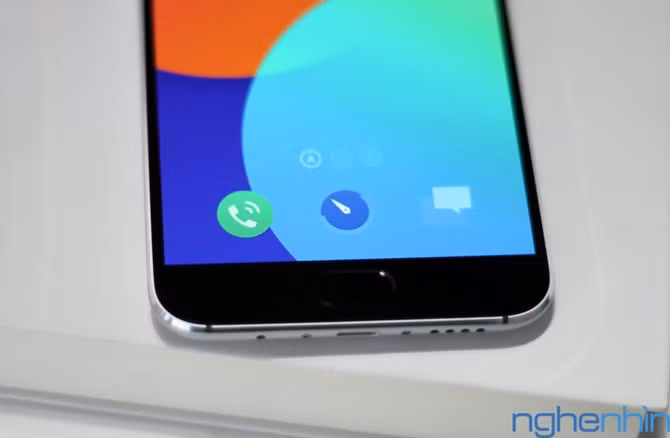 Nhưng được Meizu tuỳ biến lại hoàn toàn với tên gọi mới là Flyme OS.