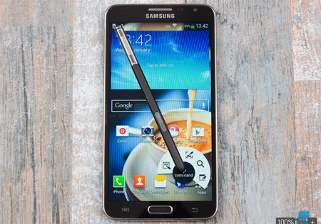  3. Samsung Galaxy Note 3 Neo. Được tung ra thị trường quý I/2014, Galaxy Note 3 Nteo vẫn được đánh giá là một thiết bị ổn, dùng được. Dù cấu hình của nó không mạnh bằng Note 3 nhưng so với các đối thủ cùng hạng, Note 3 Neo vẫn nhỉnh hơn và còn có sự bổ trợ của bút cảm ứng.