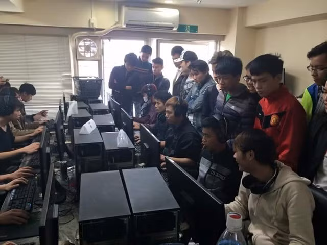 Theo chia sẻ trên mạng xã hội thì chi phí đầu tư tại Nhật Bản khá lớn, mặc dù máy tính có phần rẻ hơn tại Việt Nam song tiền thuê mặt bằng lại khá đắt đỏ nên quán bỏ ra tới hơn 1 tỷ đồng đầu tư nhưng chỉ có thể lắp đặt 41 máy mà thôi.