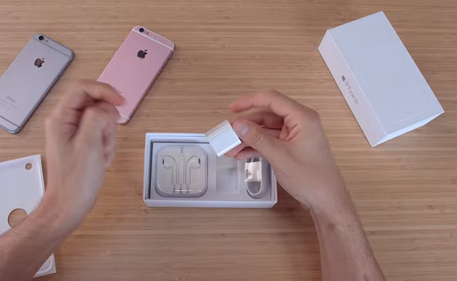 Bộ phụ kiện đi kèm.