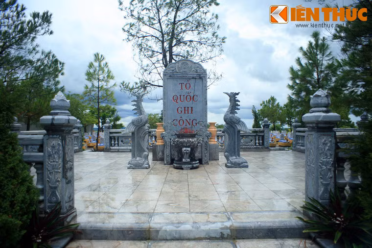 Có thể nói, Nghĩa trang liệt sỹ Quốc gia Đường 9 là một công trình đền ơn đáp nghĩa đồ sộ quy mô lớn, có tính nghệ thuật cao, thể hiện sự tri ân đối với những người con trên mọi miền Tổ quốc đã không tiếc máu xương cho sự nghiệp giải phóng dân tộc, thống nhất đất nước.