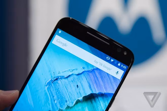 X Style có camera selfie độ phân giải 5 megapixel, có kèm đèn flash dịu nhẹ. Camera này có khẩu độ f/2.0, kích cỡ điểm ảnh 1,4 micromet.