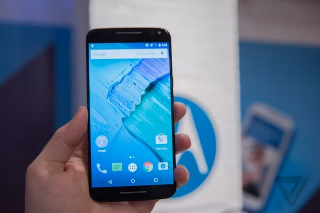 Trong số 3 sản phẩm vừa ra mắt của Motorola, X Style là model cao cấp nhất - kế nhiệm chiếc Moto X bản 2014. Ở X Style, người ta vẫn thấy được những đường nét quen thuộc gắn liền với dòng X.