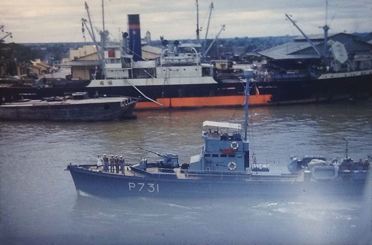 Tàu tuần tiễu của Pháp tại khu vực cảng Sài Gòn.