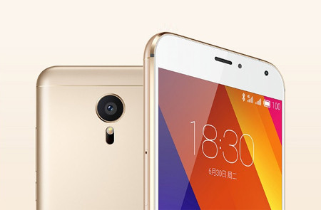  10. Meizu MX5 - Công bố: 30/6/2015. Smartphone xuất sắc này sở hữu màn hình 5.5 inch 1080p, cài sẵn hệ điều hành Android 5.0 nhưng sử dụng giao diện tùy biến FlyMe của Meizu. Máy có thiết kế kim loại siêu mỏng, được chế tác tinh xảo và cứng cáp, không thua kém gì các smartphone cao cấp của những thương hiệu lớn. Tuy vậy, hơi đáng tiếc như MX5 chỉ trang bị vi xử lý Helio X10 của MediaTek.