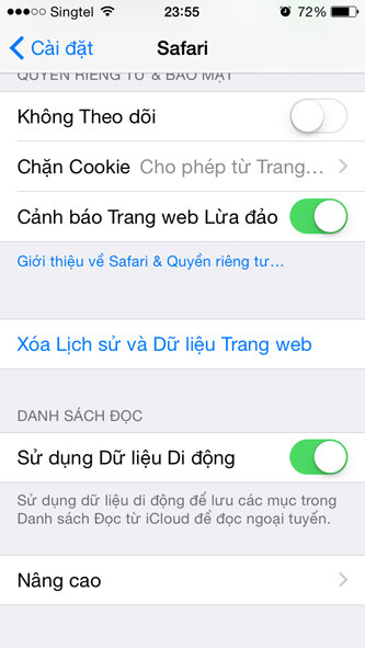  7. Xóa lịch sử trình duyệt. Đúng là sẽ hơi bất tiện cho bạn nếu xóa lịch sử trình duyệt khi vào các trang web thường xuyên truy cập, nhưng chắc chắn bạn sẽ phải ngạc nhiên vì tổng dung lượng mà lịch sử trình duyệt chiếm dụng khi vào Cài đặt &gt; Safari và nhấp chọn Xóa lịch sử và dữ liệu trang web.