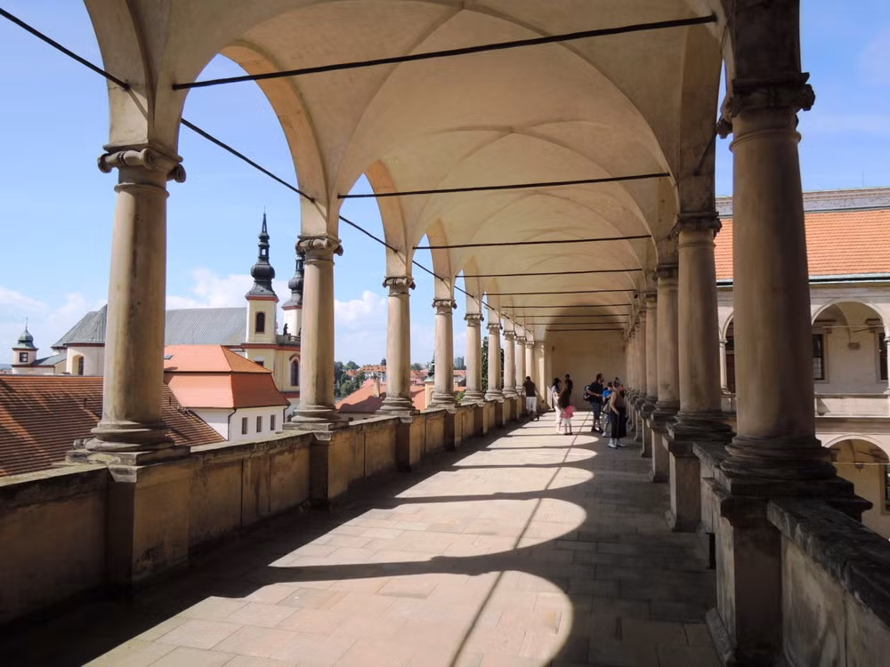 Với những giá trị độc đáo về lịch sử, kiến trúc và mỹ thuật, lâu đài Litomysl của CH Séc đã được UNESCO công nhận là Di sản văn hóa thế giới năm 1999.