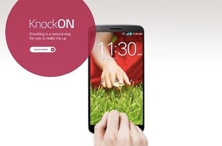  Chạm 2 lần để khóa và mở khóa. Với nhiều thiết bị có kích cỡ lớn thì việc khóa hoặc mở khóa điện thoại chỉ bằng cách giữ chạm màn hình là điều đặc biệt tiện ích và tiết kiệm thời gian. Một lần nữa đây cũng là thiếu sót của 2 nhà sản xuất công nghệ khổng lồ. Người dùng đang mong chờ nhiều cải thiện nhiều hơn nữa từ Galaxy và iPhone bằng cách học tập những ưu điểm từ chính những thương hiệu thấp hơn họ.