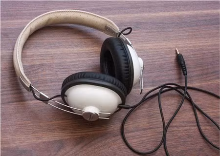  Panasonic RP-HTX7. Với vai trò là một tai nghe, Panasonic RP-HTX7 có một cơ thể mạnh mẽ và nhẹ, nó có thể đạt được độ nhạy cao và đáp ứng tần số rộng, mức giá khởi điểm khoảng 700 nghìn đồng.