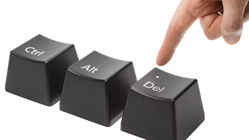  Không khởi động lại máy sau khi cài đặt trình điều khiển. Chúng ta đều biết nên thường xuyên cập nhật phiên bản trình điều khiển mới nhất cho các thành phần linh kiện máy tính để chúng hoạt động tối ưu hơn. Tuy nhiên, một số người dùng thường làm biếng khởi động lại máy mà vẫn tiếp tục sử dụng sau khi quá trình cài đặt hoàn thành nhằm tiết kiệm thời gian. Thực tế, bạn nên khởi động lại máy tính của mình mỗi khi cài đặt bất kỳ thứ gì mới để hệ thống cập nhật các thay đổi và hoạt động trơn tru hơn. Microsoft cho biết, phiên bản hệ điều hành Windows 10 sẽ tự động khởi động lại mỗi khi bạn cập nhật một sản phẩm Adobe hay thậm chí khi đóng một tab trong trình duyệt Chrome hoặc mở chương trình Steam.