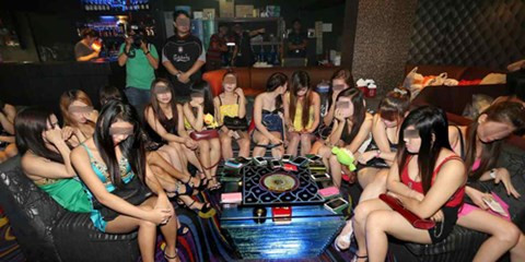 Karaoke tay vin va nhung luat ngam cuc ky tan khoc