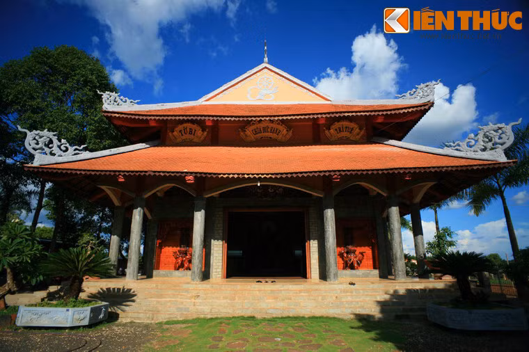 Từ tháng 4/2008, chùa Đức Hạnh tiến hành trùng tu chánh điện, cổng tam quan, hàng rào, sân chùa... để tạo nơi quy ngưỡng của những người con Phật.