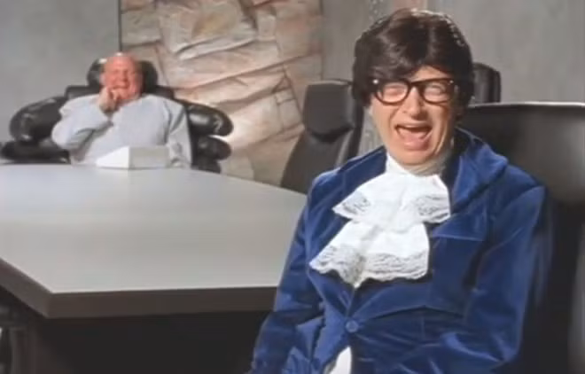 Cùng năm đó Microsoft giới thiệu Windows 98. Steve Ballmer quay lại và giữ cương vị Chủ tịch.