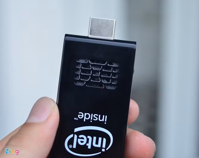 Dù có kích thước nhỏ, nhưng Compute Stick hỗ trợ quạt tản nhiệt.