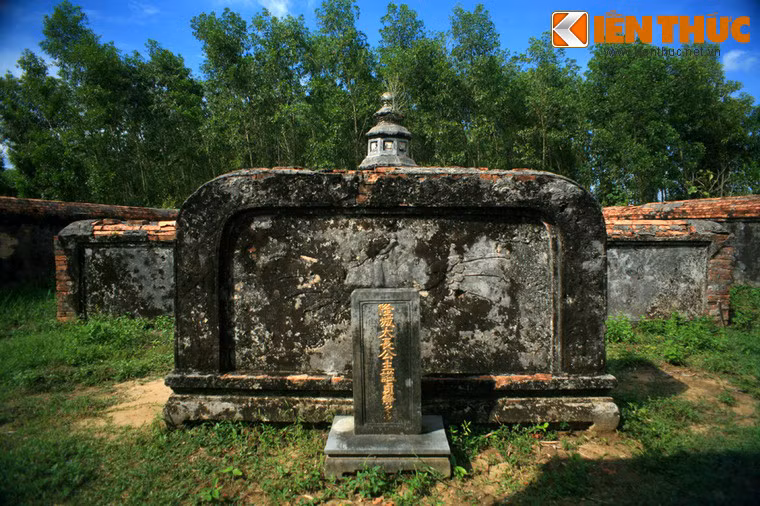 Ngày nay, trước tháp mộ Công chúa Long Thành vẫn còn giữ được bia đá dựng năm 1838, khắc danh hiệu Long Thành thái trưởng Công chúa Thụy Trinh Tĩnh Chi...