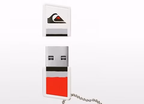  9. USB PNY Quiksilver. Không thể đi nghỉ mà không mang theo một USB chất lượng tốt. Nó sẽ được dùng để lưu trữ một số bộ phim, một số file nhạc, các tập tin cá nhân của bạn. Sự lựa chọn của chúng tôi là USB Quiksilver của PNY Quiksilver. Nhỏ gọn và có khả năng chống sốc, nó cung cấp một tốc độ ghi lên tới 8 MB/s và tốc độ đọc lên đến 25MB/s. USD này được bán với giá 16 euro cho phiên bản 16GB.