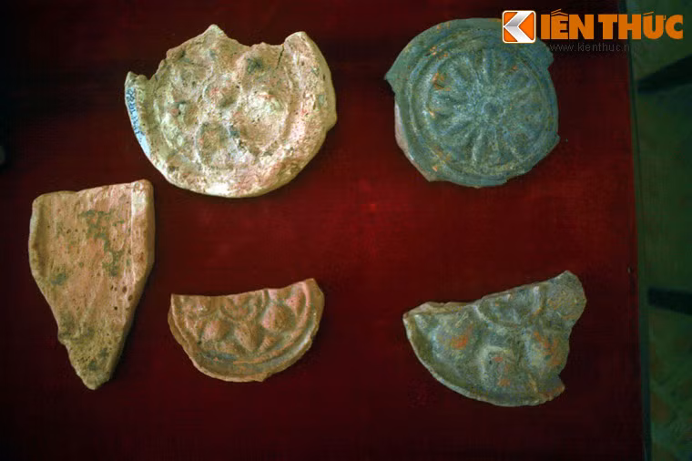 Bề mặt một số mẫu ngói ống.