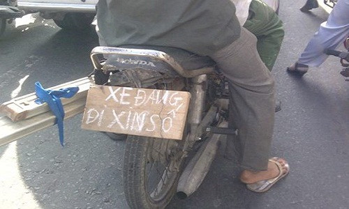 "Xe đang đi xin số".