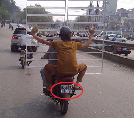 Chủ nhân chiếc xe này còn khẳng định mình đi "tuyến cố định".