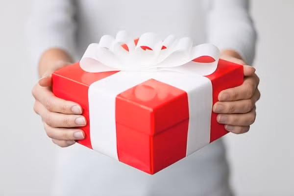 Kênh Online Shopping PNJ cũng khuyến mại từ 7- 30% các mặt hàng trang sức đá quý, kim cương, đồng hồ cho khách hàng nhân ngày phụ nữ Việt Nam 20/10.