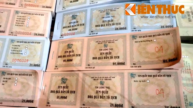 Các mệnh giá tương ứng với tem phiếu là 20.000 đồng, 25.000 đồng cho đến 95.000 đồng cho các món phở, chè, bánh mì hay hoa quả dầm đặc biệt.