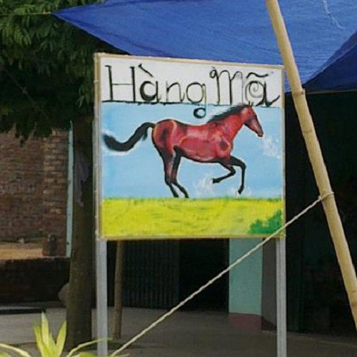 Một tấm biển liên tưởng khá sáng tạo, dí dỏm.