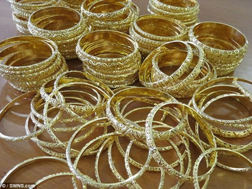 Dau gia 150 kg vang buon lau duoc dinh gia 82,5 ti dong-Hinh-6