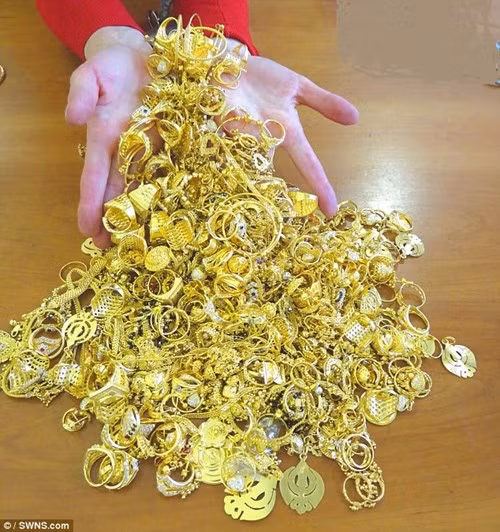 Dau gia 150 kg vang buon lau duoc dinh gia 82,5 ti dong-Hinh-8