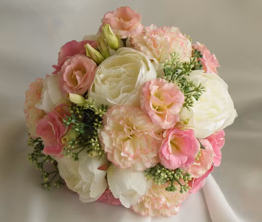 Người được nhận bó hoa này sẽ giống như nhận lời chúc luôn viên mãn, hạnh phúc và cát tường, như ý.