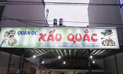 Một quán ốc có tên "Xấu quắc" lạ lùng.