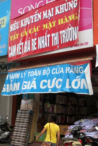 Đủ các loại cam kết bán rẻ, sau đường Láng, Hà Nội... thì cửa hàng này lại khẳng định rẻ nhất thị trường.