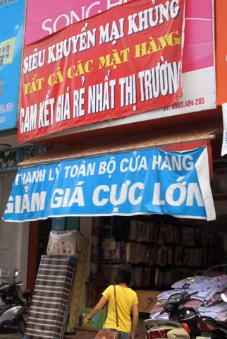Đủ các loại cam kết bán rẻ, sau đường Láng, Hà Nội... thì cửa hàng này lại khẳng định rẻ nhất thị trường.