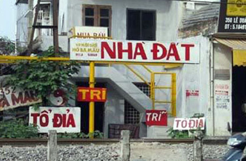 Một rừng biển quảng cáo... vừa trị bệnh vừa kinh doanh nhà đất.