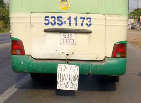 Bi hai bien quang cao treo o vi tri qua “hiem“-Hinh-2